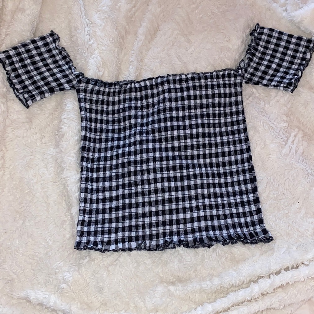 Off the shoulder black and white crop top size large